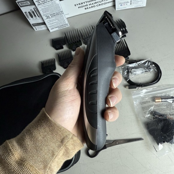 Wahl Home Products Li-Ion Max Rechargeable Cordless Clipper Haircutting Kit - Picture 8 of 16